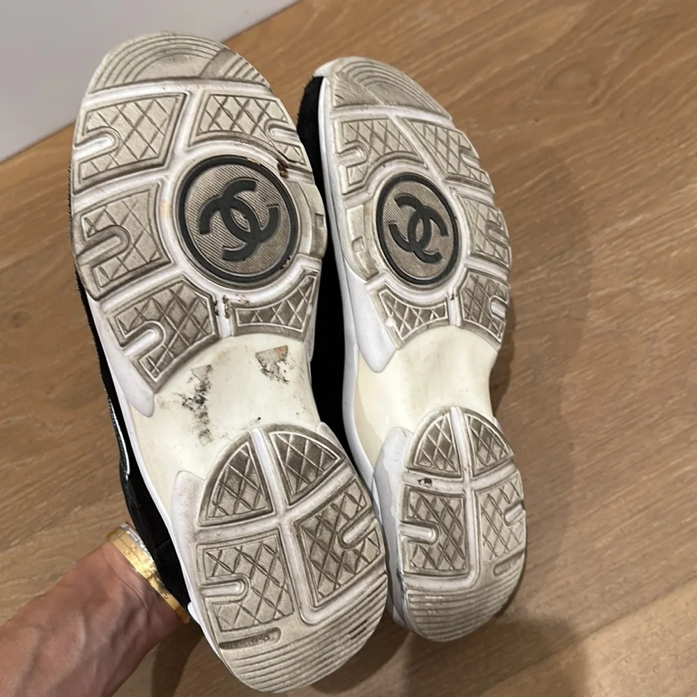 Chanel womens trainer sneakers in black and white size 37.5 - Picture 5 of 12